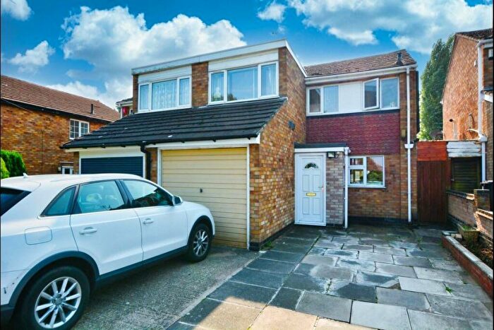 3 Bedroom Semi-Detached House To Rent In Asquith Boulevard, Leicester, LE2
