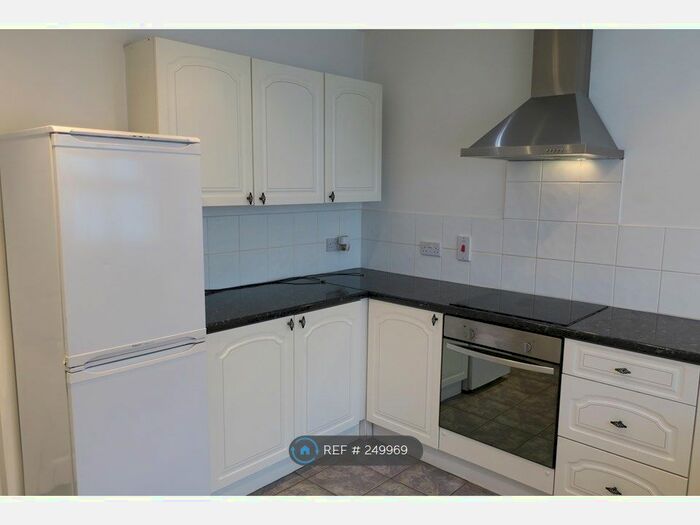 2 Bedroom Flat To Rent In Ivy Dene, Blyth, Worksop, S81