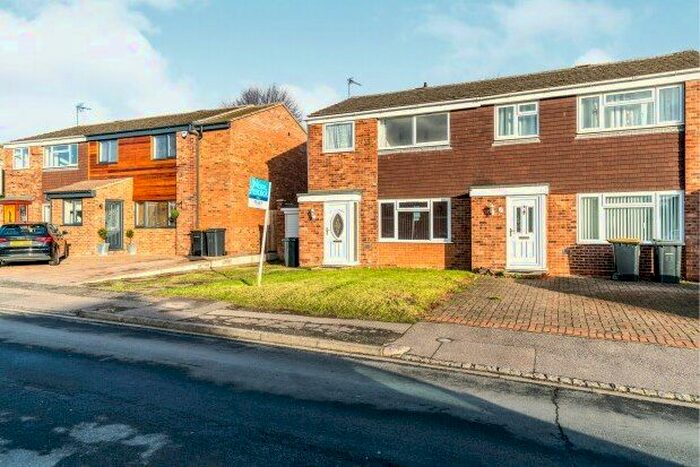 3 Bedroom Semi-Detached House To Rent In Lincroft, Bedford, MK43