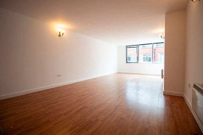 2 Bedroom Flat For Sale In Queens Road, Nottingham, NG2