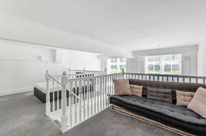 1 Bedroom Flat To Rent In Este Road, Clapham Junction, London, SW11