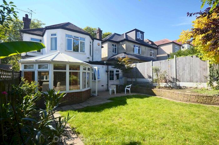 4 Bedroom Detached House To Rent In Park Side, Dollis Hill, NW2