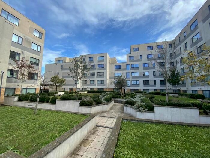 2 Bedroom Flat To Rent In Town Lane, Stanwell, Staines TW19