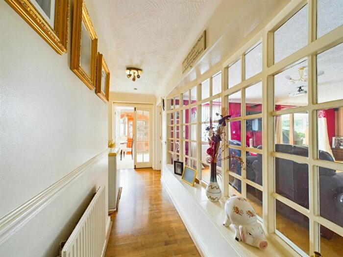 7 Bedroom Detached House For Sale In Jessops Lane, Gedling, Nottingham, NG4