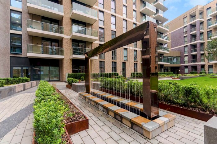 1 Bedroom Apartment To Rent In Queenshurst Square, KT2