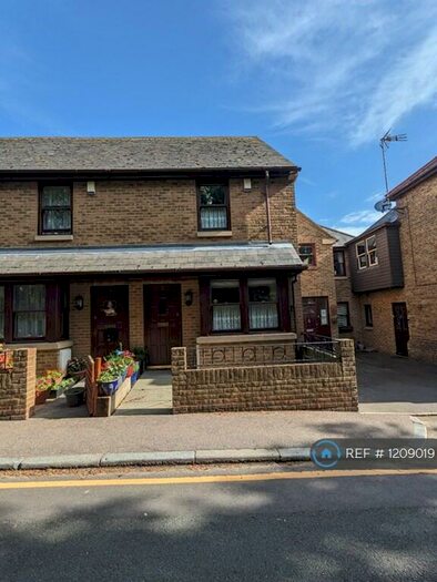 2 Bedroom Terraced House To Rent In Baker Court, Ramsgate, CT11