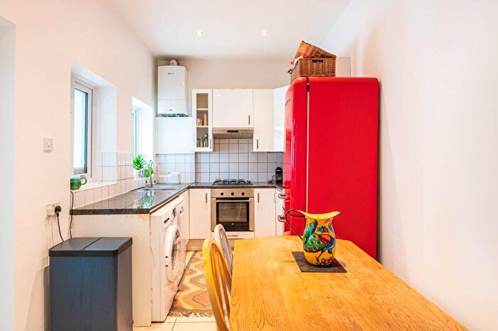1 Bedroom Flat To Rent In Southgate Road, De Beauvoir Town, London, N1