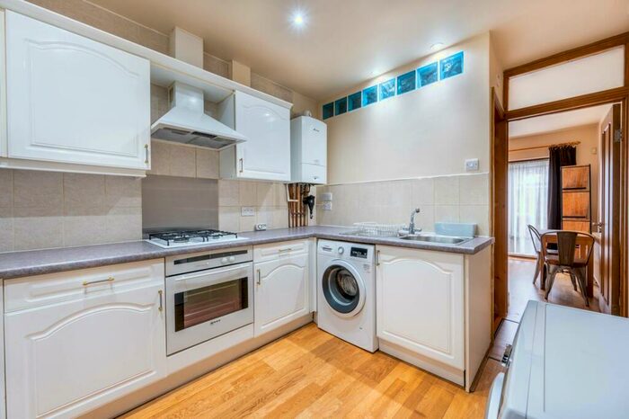 2 Bedroom Flat To Rent In Manor Drive, Wembley Park, Wembley, HA9