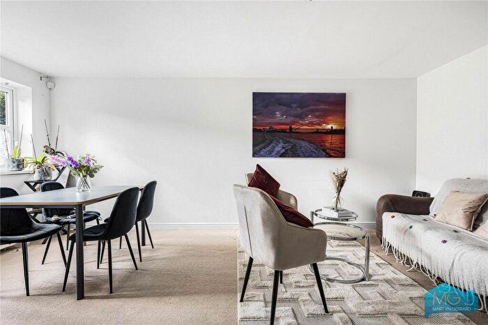 2 Bedroom Apartment To Rent In Lucas Gardens, London, N2