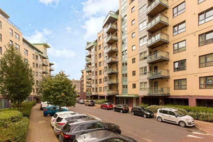 2 Bedroom Flat To Rent In Portland Gardens, Leith, Edinburgh, EH6