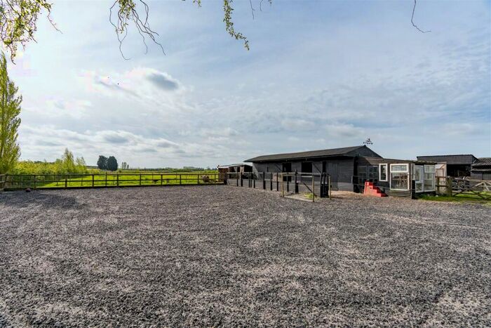 4 Bedroom Detached House For Sale In Chapelgate, Sutton St. James, Spalding, PE12