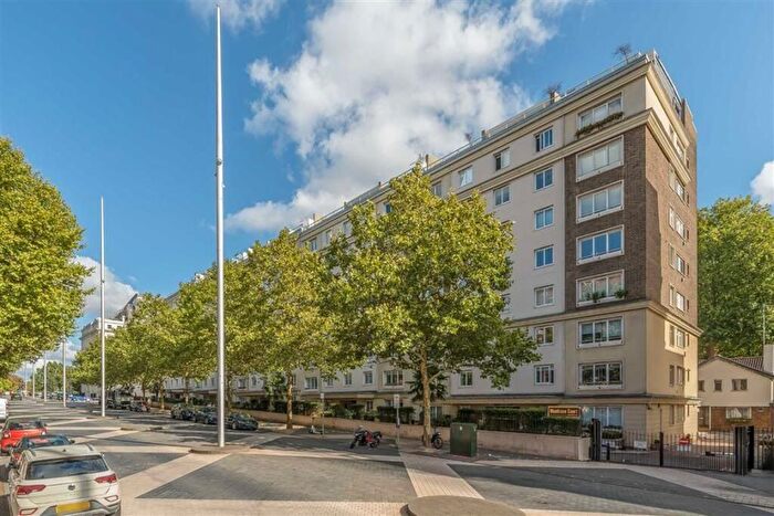 3 Bedroom Flat To Rent In Montrose Court, Princes Gate, South Kensington, SW7
