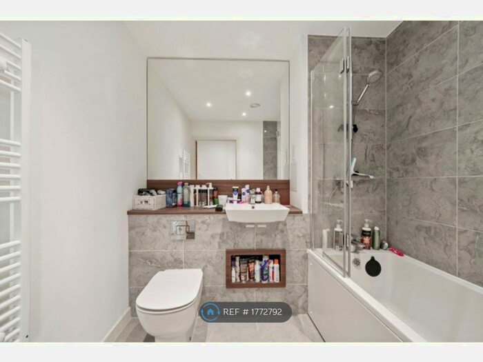 1 Bedroom Flat To Rent In Grosvenor Court, London, SE6