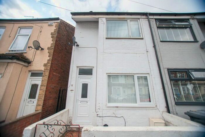 2 Bedroom Terraced House To Rent In Essex Street, Hull, East Riding Of Yorkshire, HU4