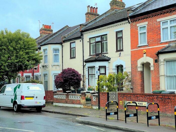 4 Bedroom Terraced House To Rent In Wightman Road, London, N8