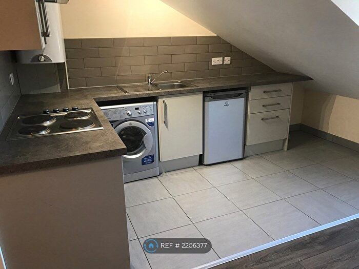 1 Bedroom Flat To Rent In High Street, Barnet, EN5