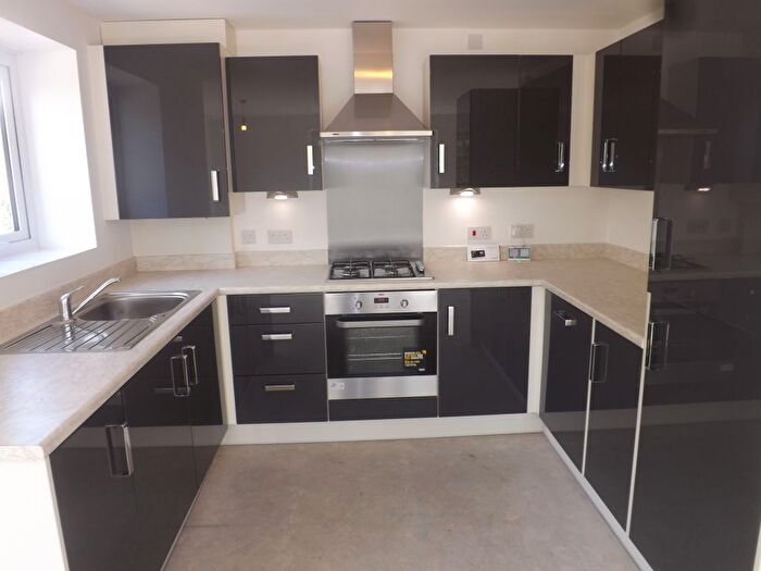 2 Bedroom Flat To Rent In Broadhurst Place, Basildon, SS14