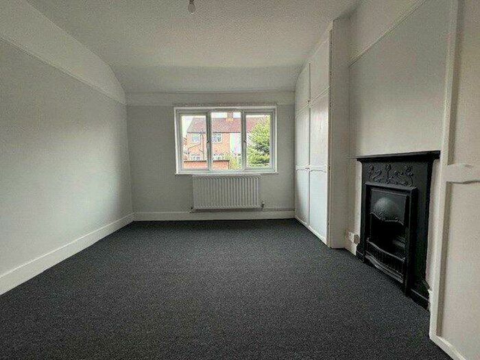 1 Bedroom Apartment To Rent In Pound Street, Carshalton, Surrey, SM5