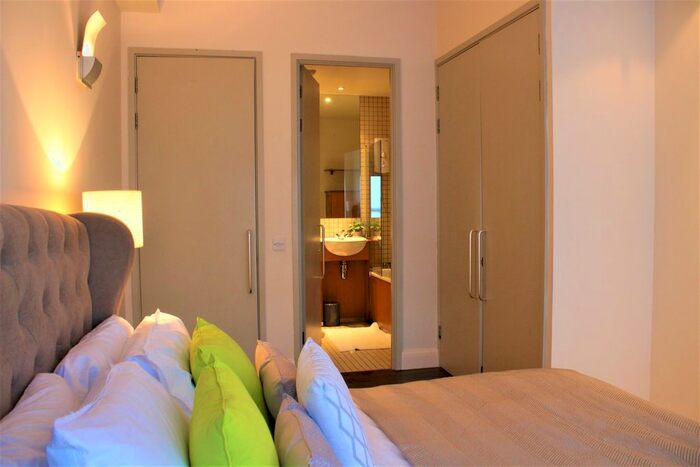 1 Bedroom Flat To Rent In City Road, Old Street, London, EC1V