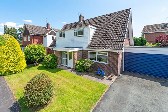3 Bedroom Detached House For Sale In Woodside Drive, Shrewsbury, SY3