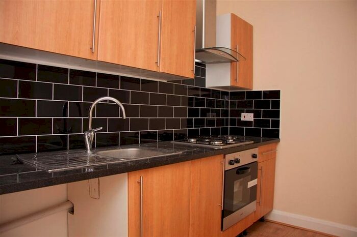 1 Bedroom Flat To Rent In Rushey Green, Catford, London, SE6