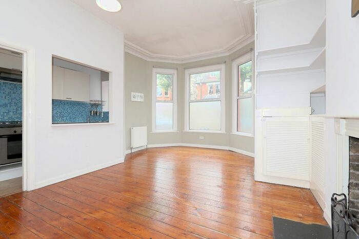 2 Bedroom Flat To Rent In Stapleton Hall Road, Storud Green, London, United Kingdom, N4