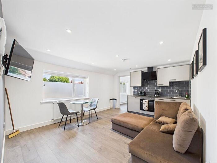 Studio To Rent In Broadway, Peterborough, PE1