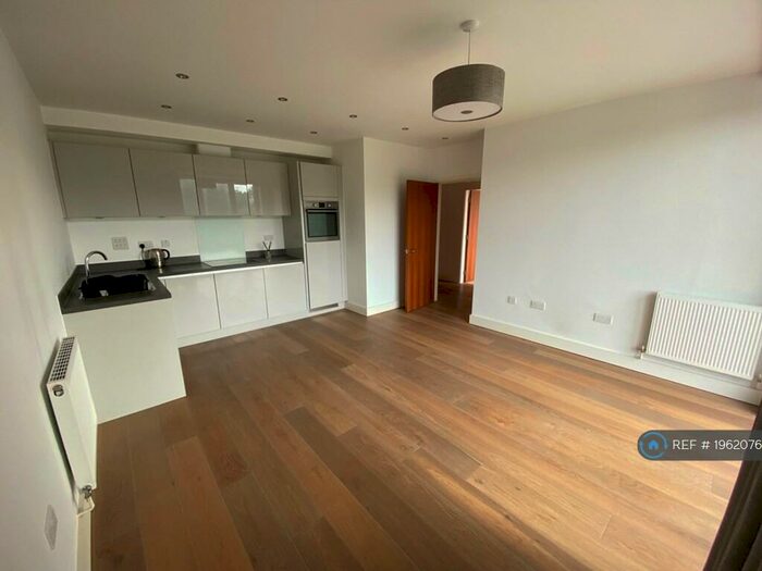 1 Bedroom Flat To Rent In Berwick House, Orpington, BR6