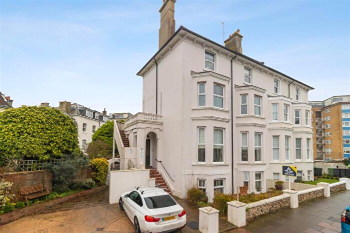 2 Bedroom Flat For Sale In Chiswick Place, Eastbourne, BN21