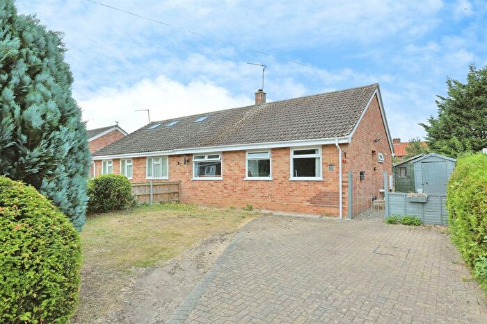 3 Bedroom Semi Detached Bungalow For Sale In All Saints Walk, Mattishall, Dereham, NR20