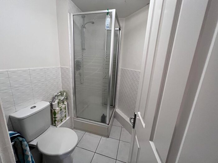 2 Bedroom Apartment To Rent In Russet Drive, St Albans, AL4