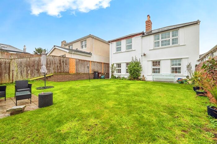 3 Bedroom Detached House For Sale In Rodwell Road, Weymouth, DT4