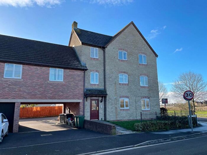 2 Bedroom Flat To Rent In Market Avenue, St Georges, Weston-super-mare, BS22