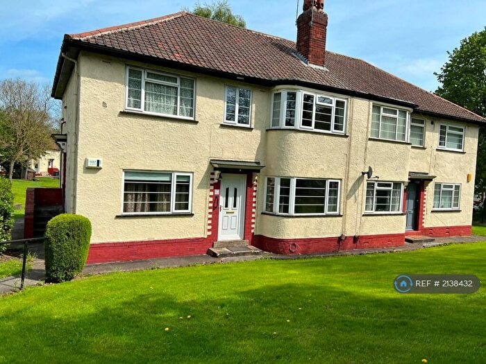 2 Bedroom Flat To Rent In Sandringham Gardens, Leeds, LS17