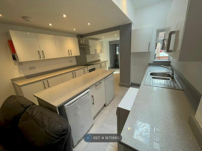 6 Bedroom Terraced House To Rent In Alton Road, Selly Oak, B29