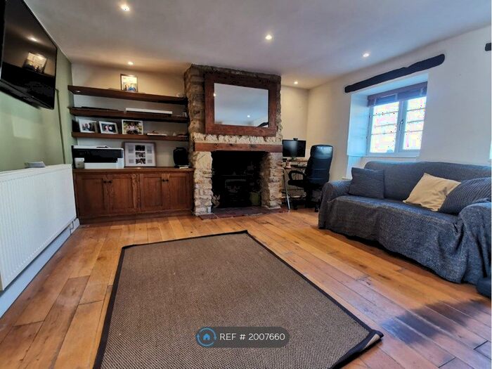 2 Bedroom Terraced House To Rent In Corn Street, Witney, OX28