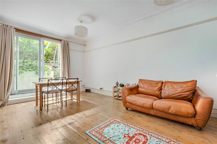1 Bedroom Flat To Rent In Altenburg Gardens, Clapham Junction, SW11