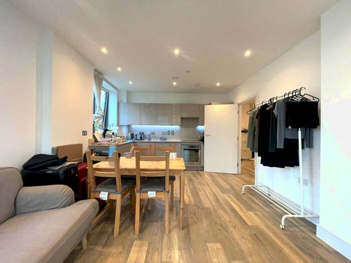 2 Bedroom Flat To Rent In Viewpoint, York Road, SW11