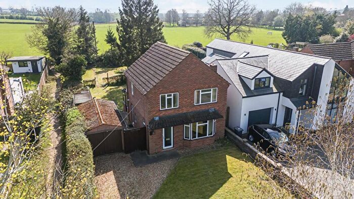 3 Bedroom Detached House For Sale In South Road, Clifton Upon Dunsmore, Rugby, CV23