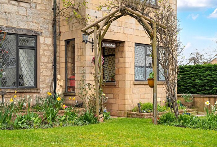 4 Bedroom Semi Detached House For Sale In Woodcock Lane, Stonehouse, Gloucestershire, GL10