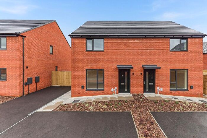 3 Bedroom Semi-Detached House For Sale In Herald Road, DN3