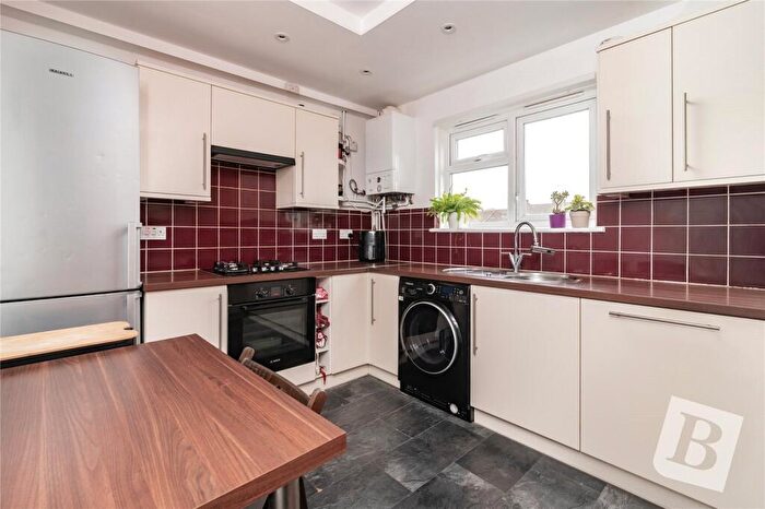 3 Bedroom Apartment For Sale In Shepherd Street, Northfleet, Gravesend, Kent, DA11