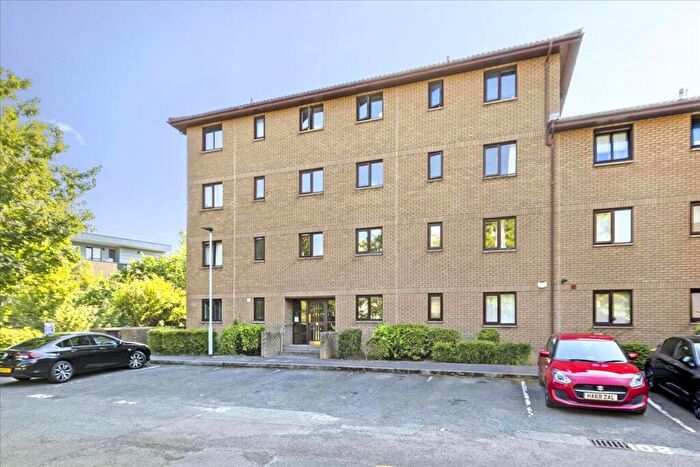 2 Bedroom Flat For Sale In / Allanfield, Edinburgh, EH7