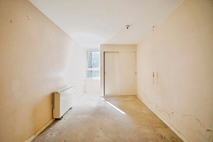 1 Bedroom Flat For Sale In Nether Street, London, N3