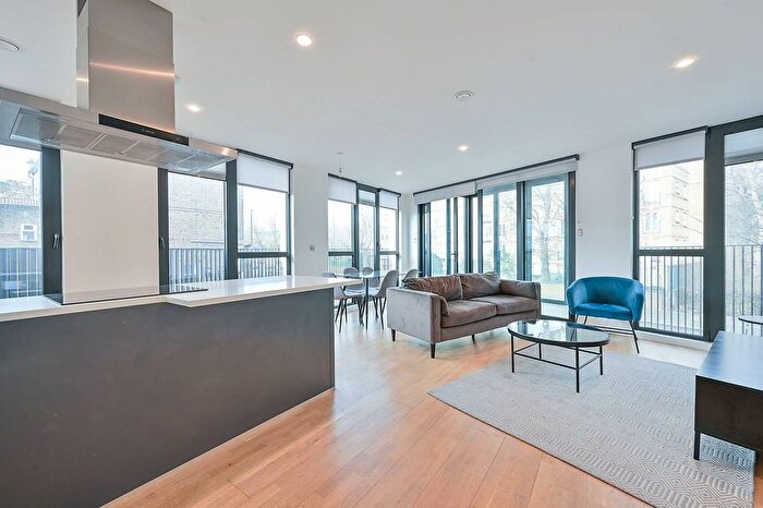 2 Bedroom Flat To Rent In The Vale, Acton, London, W3