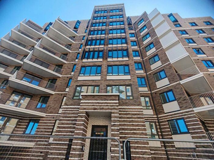 1 Bedroom Flat To Rent In Hollidge House, Southlake Road, SE28