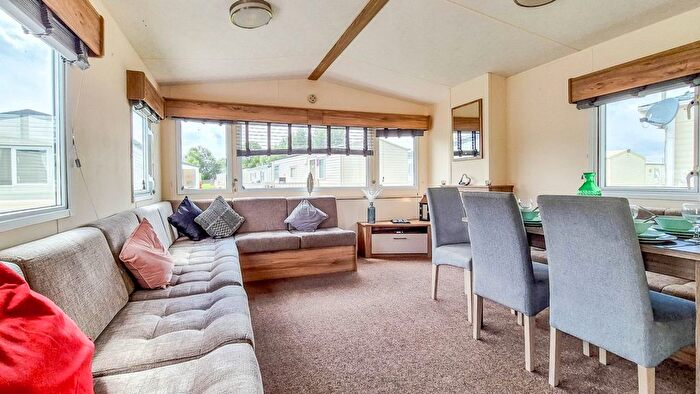 2 Bedroom Mobile/park Home For Sale In Pett Level Road, Winchelsea, TN36