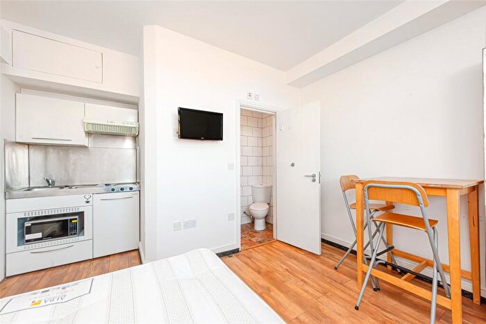 Apartment To Rent In Tufnell Park Road, Tufnell Park, London, N7