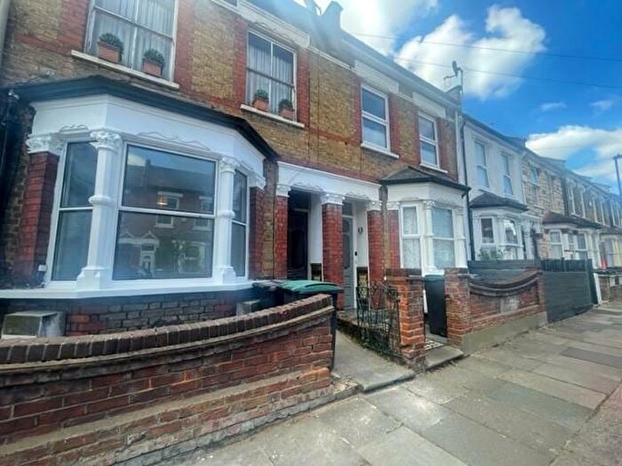 2 Bedroom Flat To Rent In Strode Road, Tottenham, London, N17