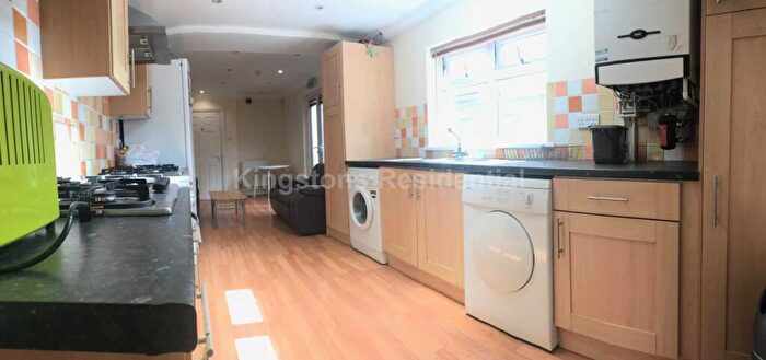 6 Bedroom Terraced House To Rent In Mackintosh Place, Cardiff, CF24